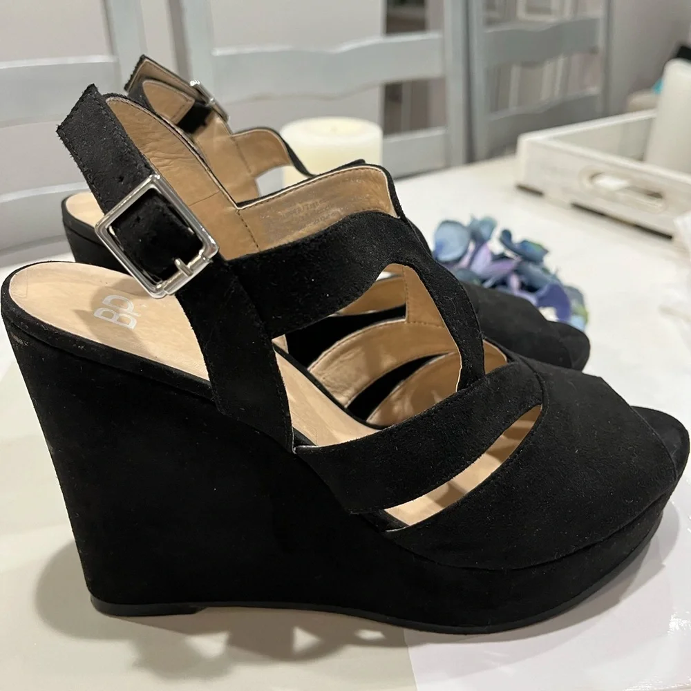 B.P. Ankle strap black‎ vegan suede wedge sandal size 8.5